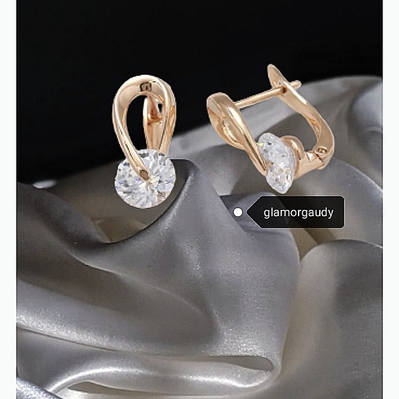 Mother's day gifts Beautiful Vintage Earrings - Picture 2 of 6